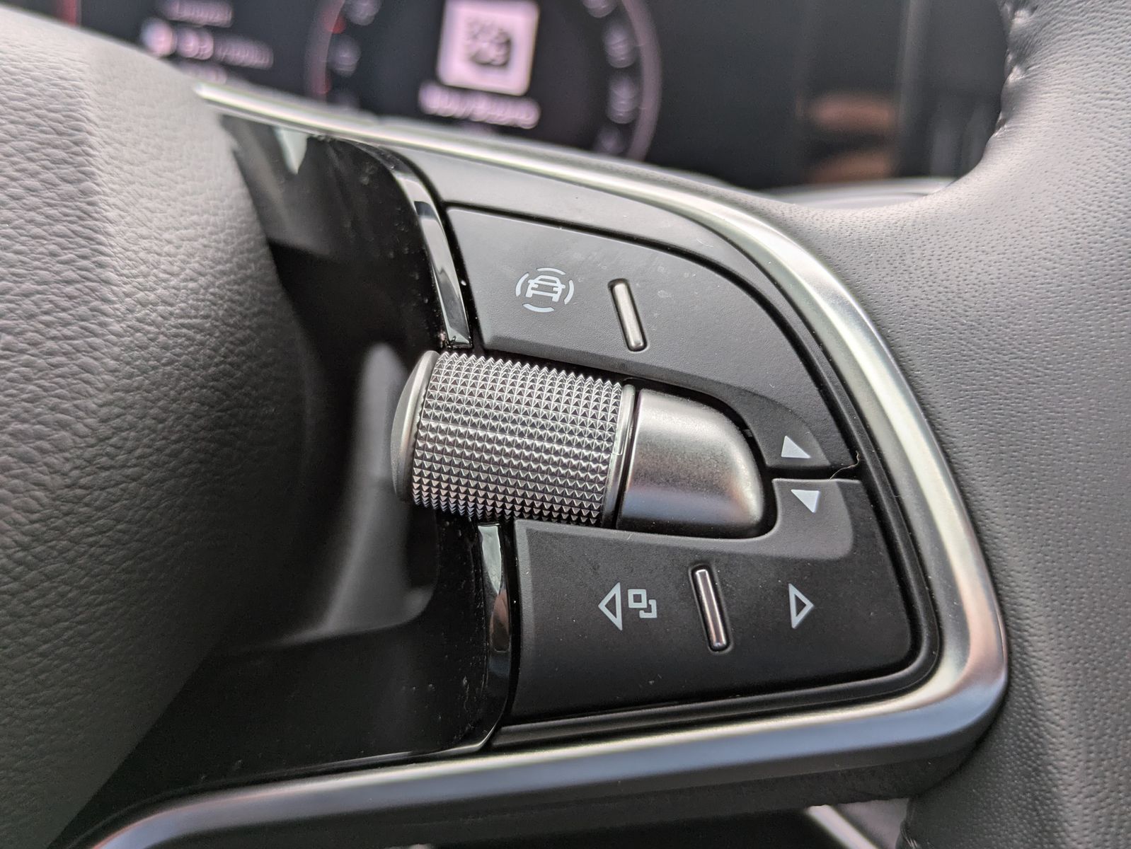 Fahrzeugabbildung SKODA Superb 2.0 TDI 4x4 Selection MATRIX*AHK*5J GAR.