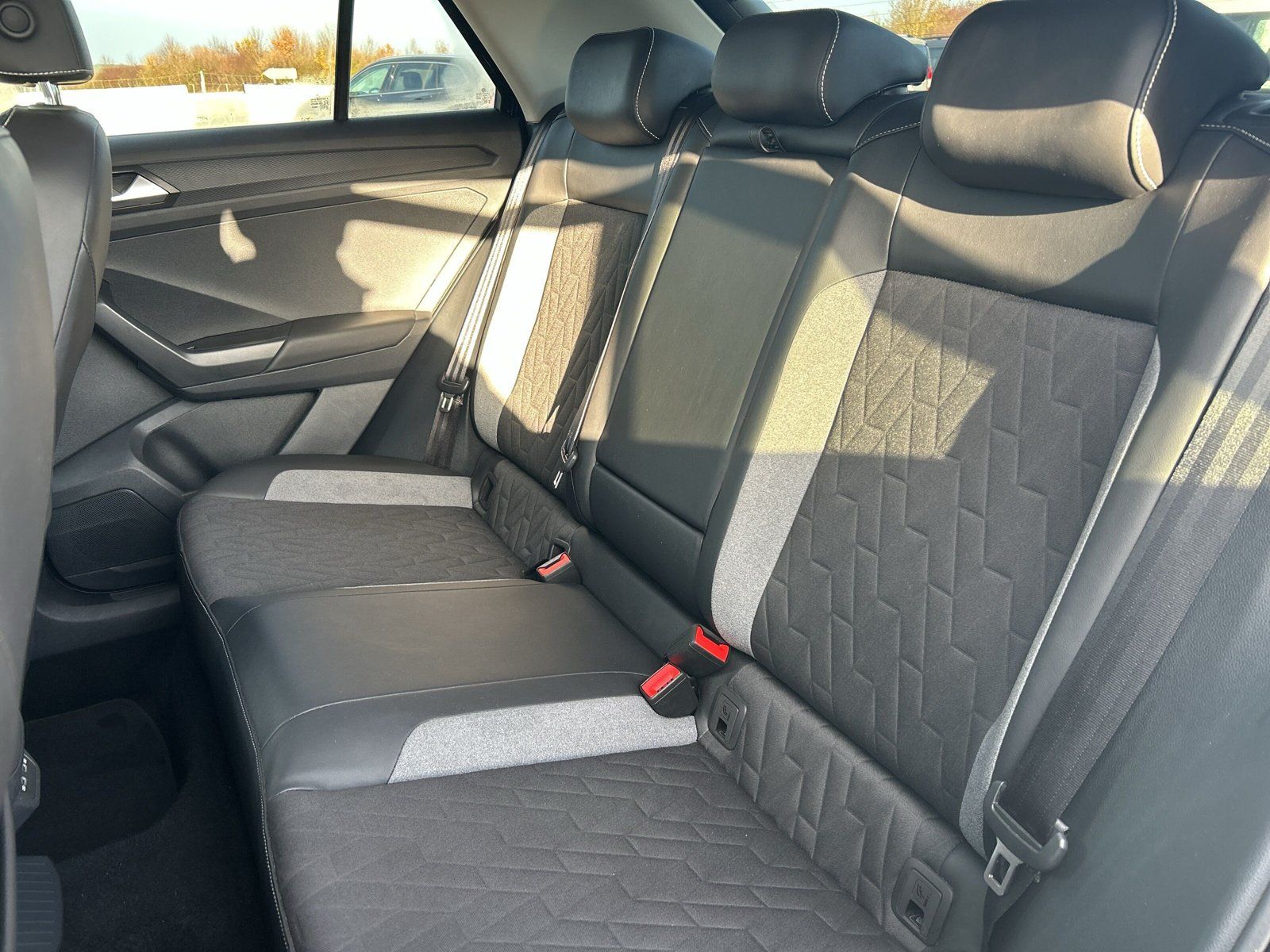 Volkswagen T-Roc - Bild 13