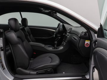 Fahrzeugabbildung Mercedes-Benz CLK 200 Coupe Kompressor Avantgarde Sitzhzg Temp