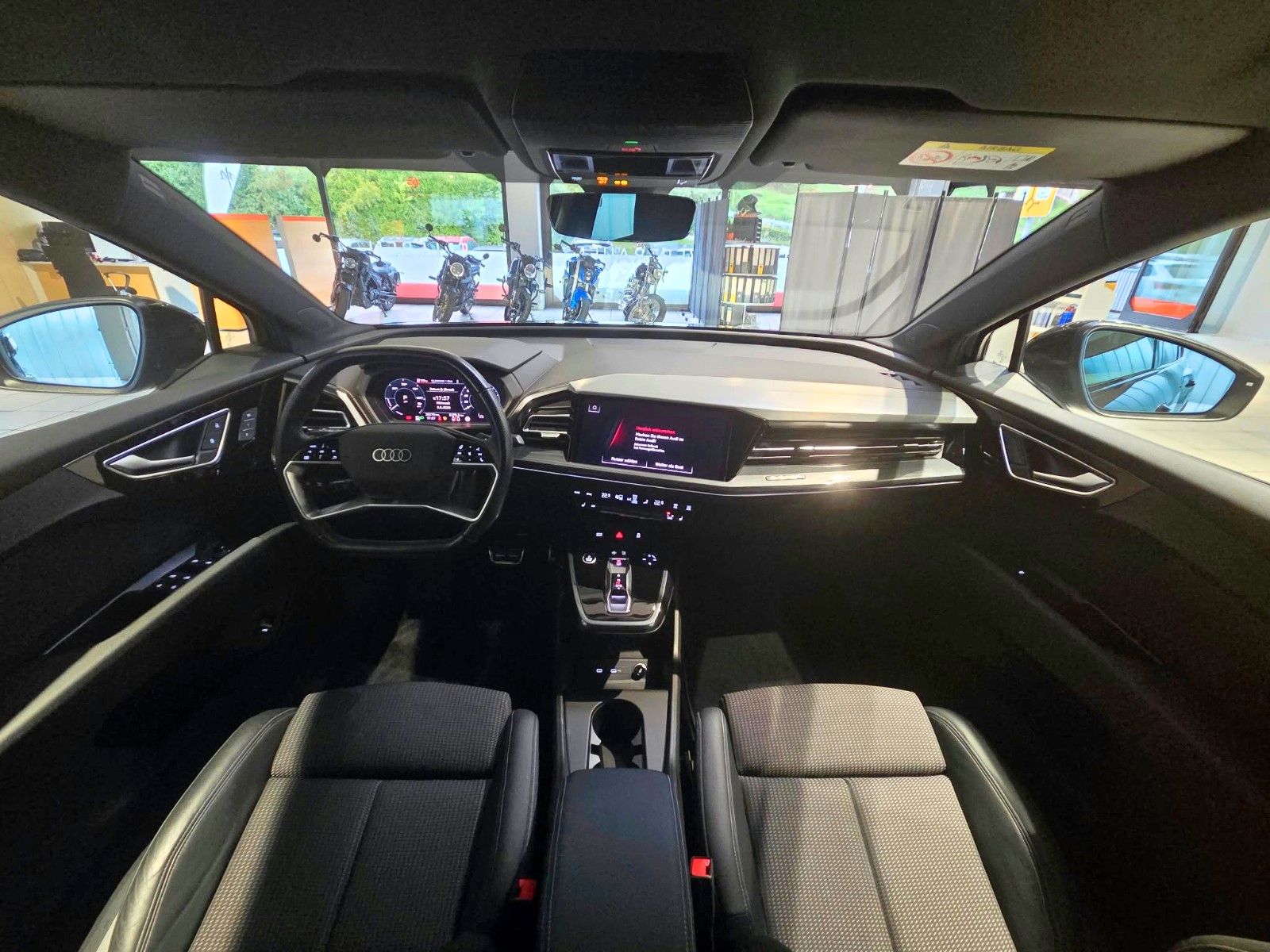 AUDI Q4 — zdjęcie 13