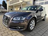 Audi A3 Sportback 1.6 TDI Ambiente Aut Navi Xenon Alu - Audi A3 aus 2012 mit Diesel-Antrieb: Kombi