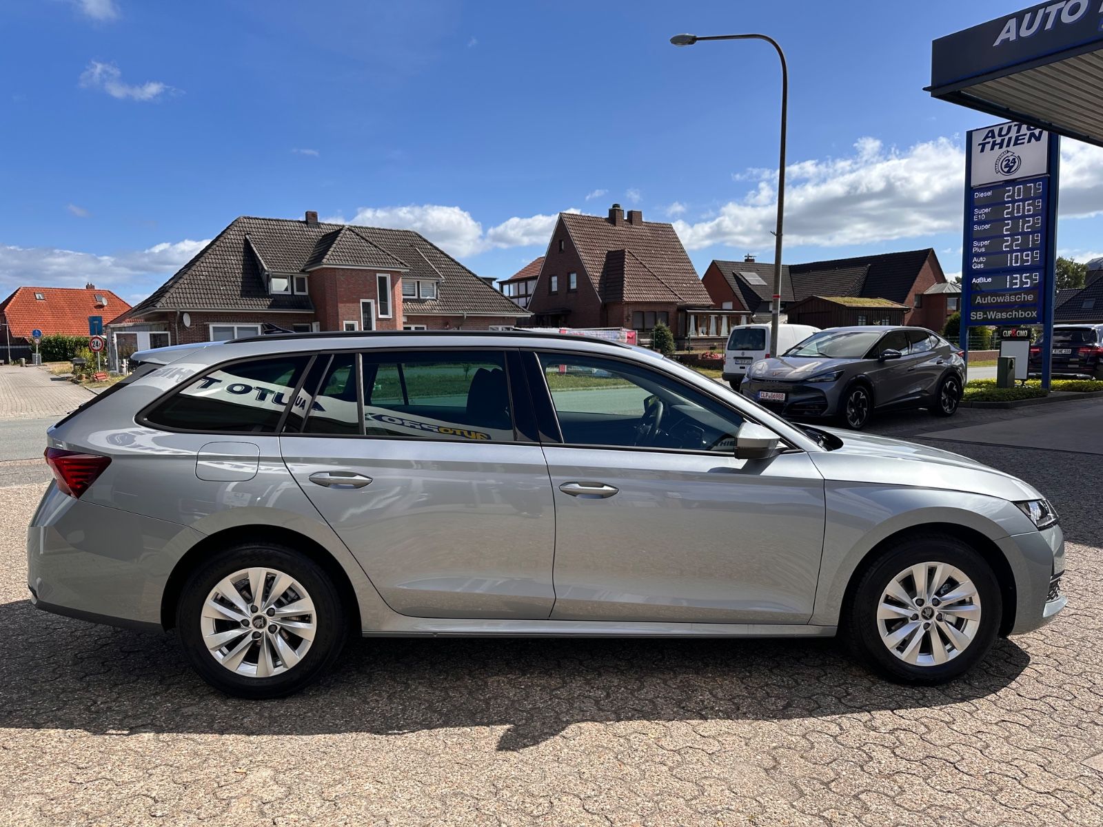 Fahrzeugabbildung SKODA Octavia Combi 1.5 TSI Selection DSG LED/ACC/APP