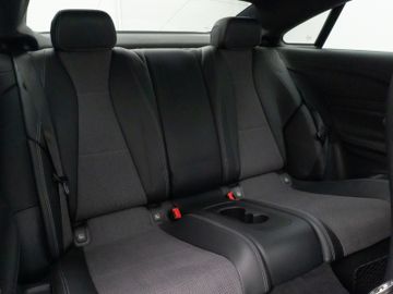 Fahrzeugabbildung Mercedes-Benz E 200 Coupé 9G-Tronic Burmester Kamera DAB Sport