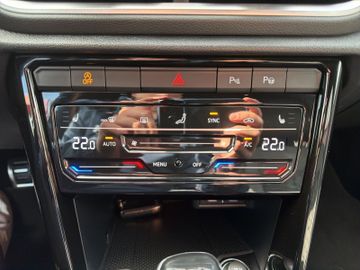 Volkswagen T-Roc 1.5 TSI R-Line TOTWINKELKAMERATEMPOMAT