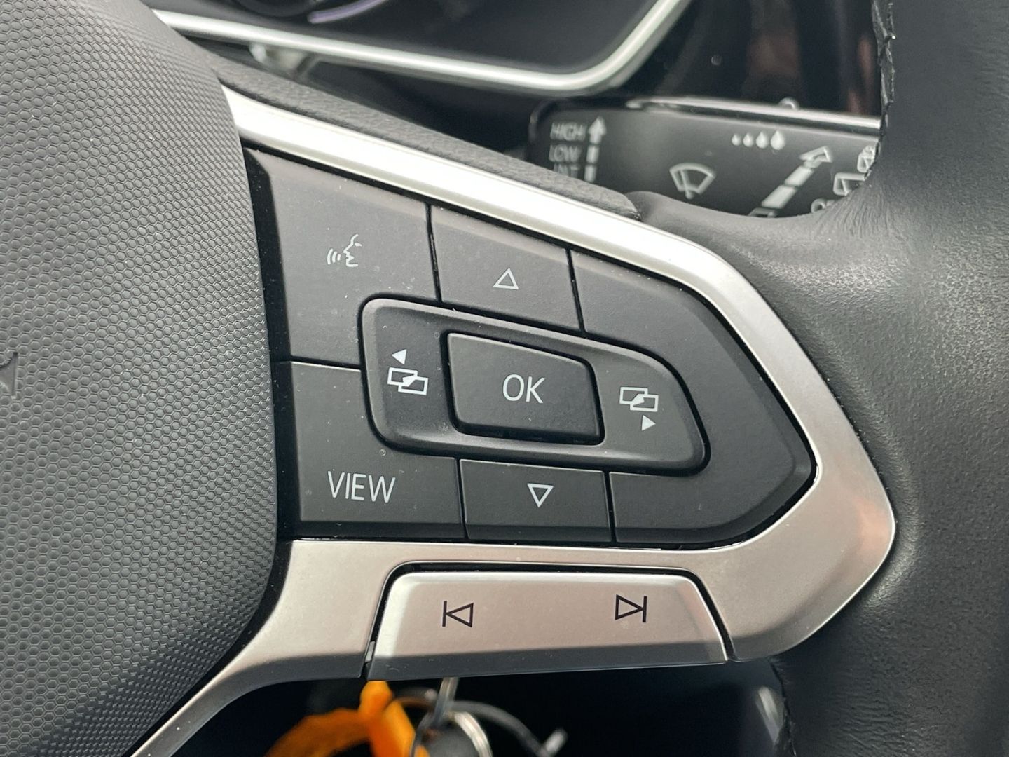 T-Cross 1.0 TSI Style Kamera/AHK/ACC/LED/Navi/Si
