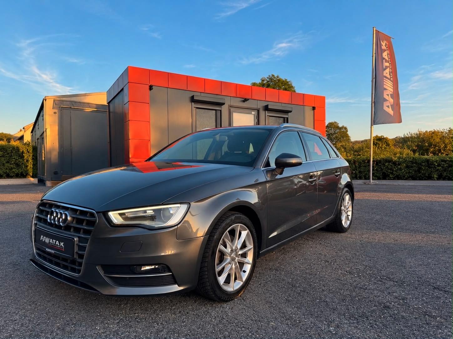 Audi A3 Sportback S-TRONIC / Xenon