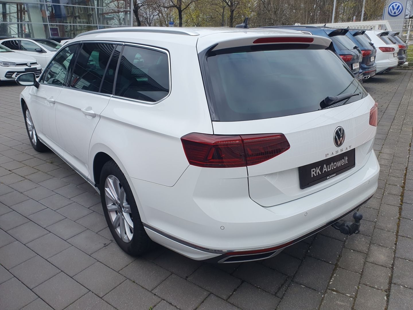 Volkswagen Passat Variant Elegance 2.0 TDI AHK-klappbar Nav foto 9