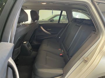 BMW 320 - 11