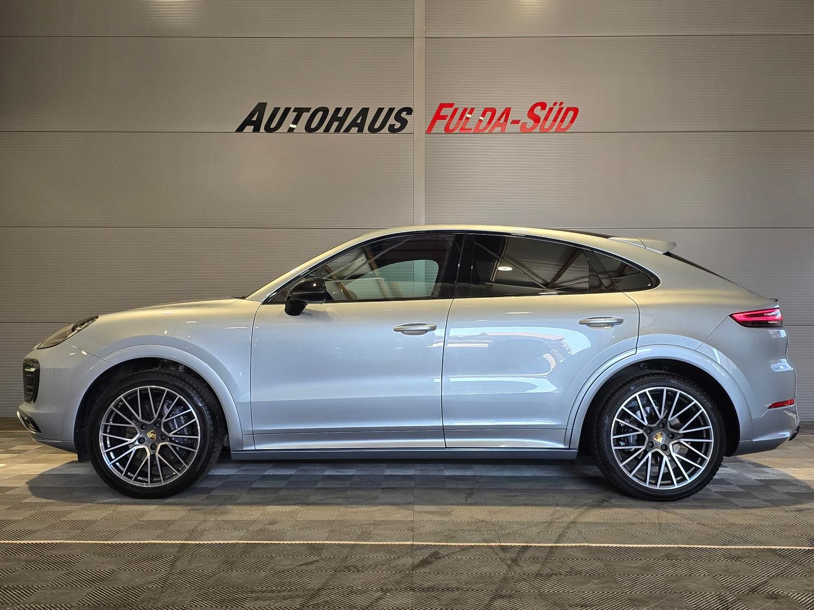 Porsche Cayenne Coupe 3.0 V6°HUD°Bose°Pano°360°ACC°Spur° foto 6