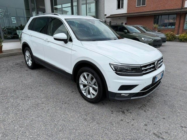 Volkswagen Tiguan - 1