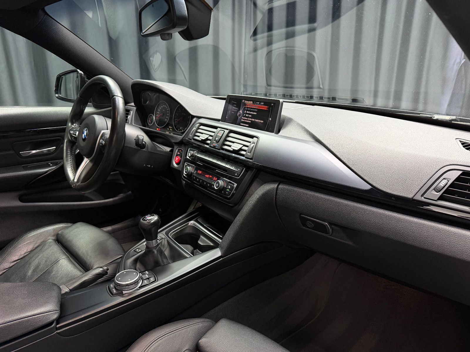 Fahrzeugabbildung BMW 435 i Coupe|SCHALTER|M-Performance|HIFI|LEDER