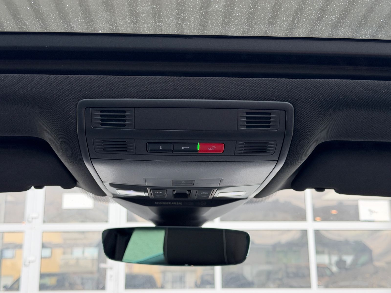 Fahrzeugabbildung Volkswagen Passat Business/AHK/Pano/LED/R-Cam/CarPlay/NAVI