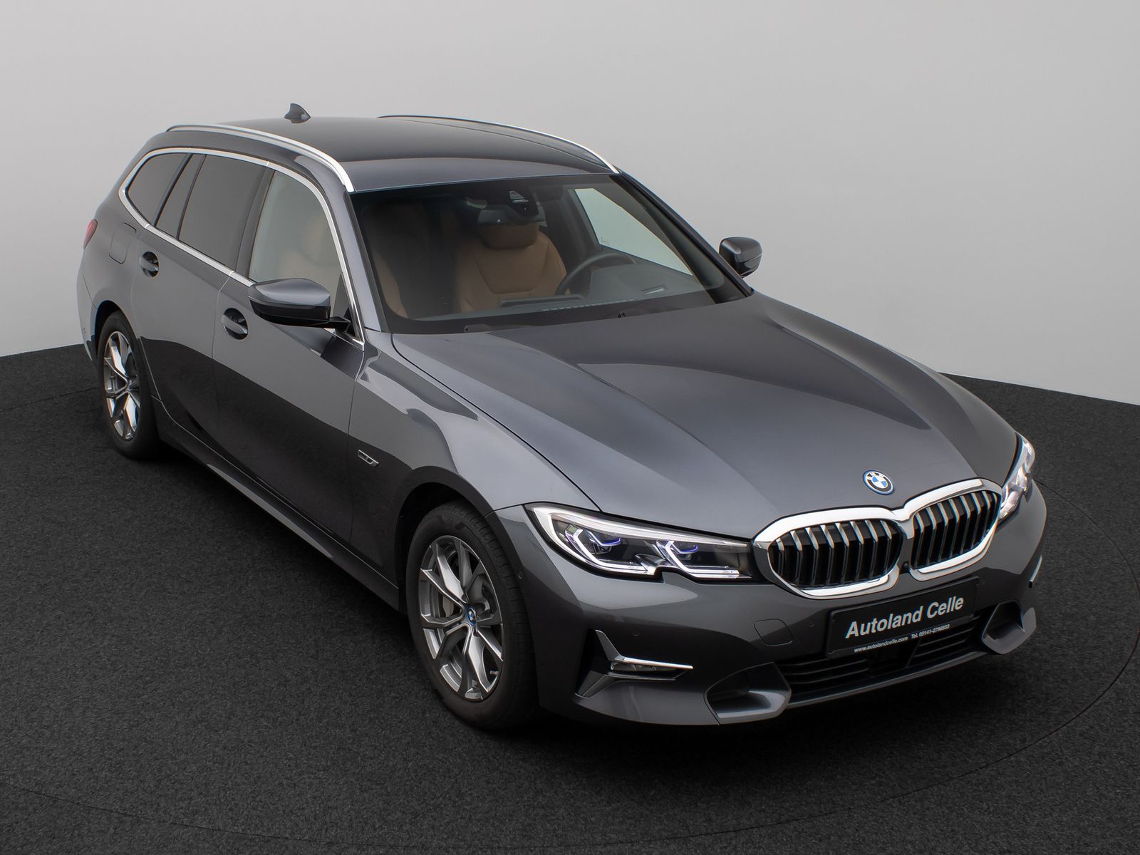 Fahrzeugabbildung BMW 330e Luxury Line 360°Laser HUD DAB HiFi Sport