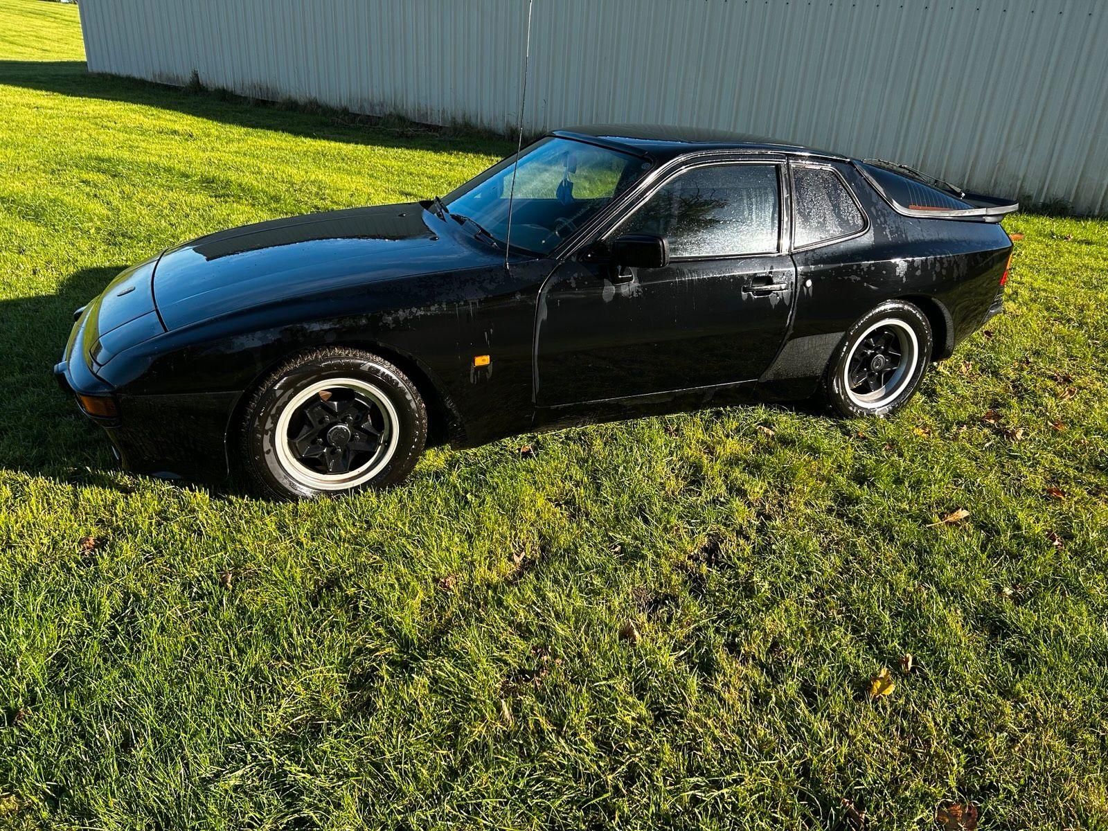 Porsche 944
