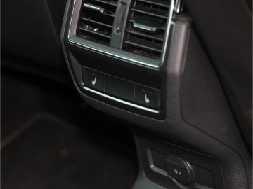 Skoda Karoq Style 4x4 DSG StandHeizung Navi