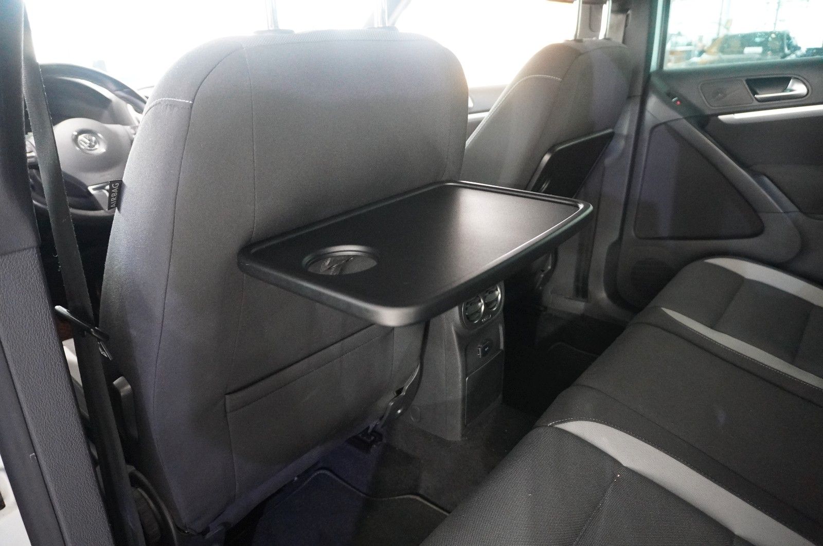 Fahrzeugabbildung Volkswagen Tiguan 2.0D LIFE KLIMA/SHZ/PDC/AUX/NEBEL