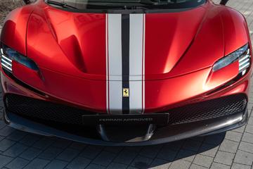 2022 Ferrari SF90 照片 9
