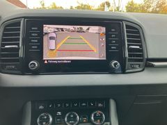 SKODA Karoq 1.5 TSI Sportline DSG Matrix AHK Fahrass SKODA Karoq 1.5 TSI Sportline DSG Matrix AHK Fahrass