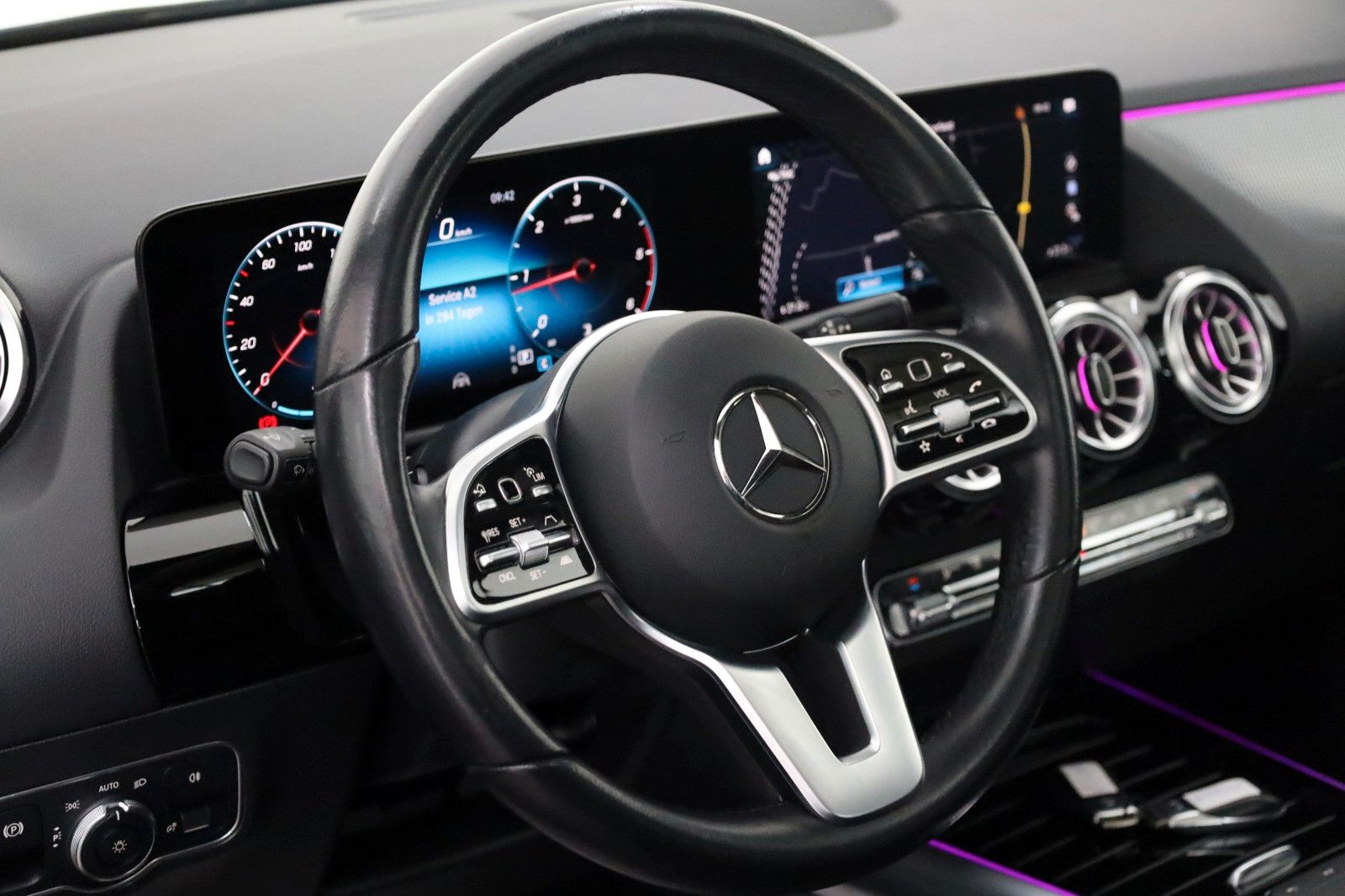 Fahrzeugabbildung Mercedes-Benz GLA 200d Style, 4Matic,NAVI,LED,T.Leder,Pano
