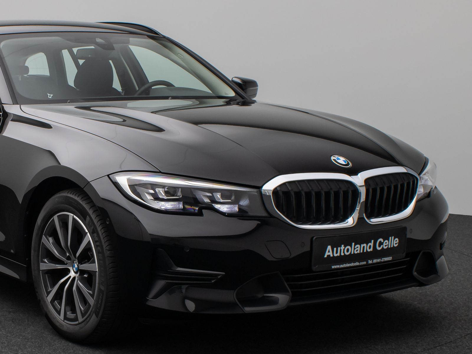 Fahrzeugabbildung BMW 320d Sport Line Kamera DAB HiFi Lordos Alarm LED