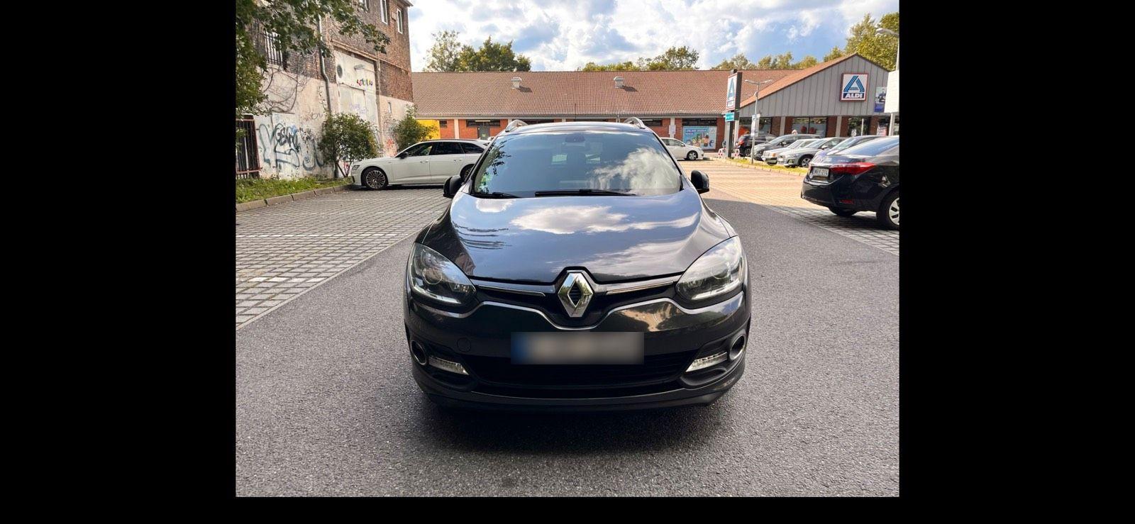 Renault Megane 2015 — вигляд ззаду