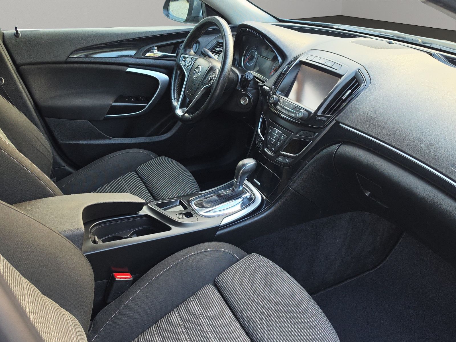 Fahrzeugabbildung Opel Insignia A Sports Tourer Innovation Automatik
