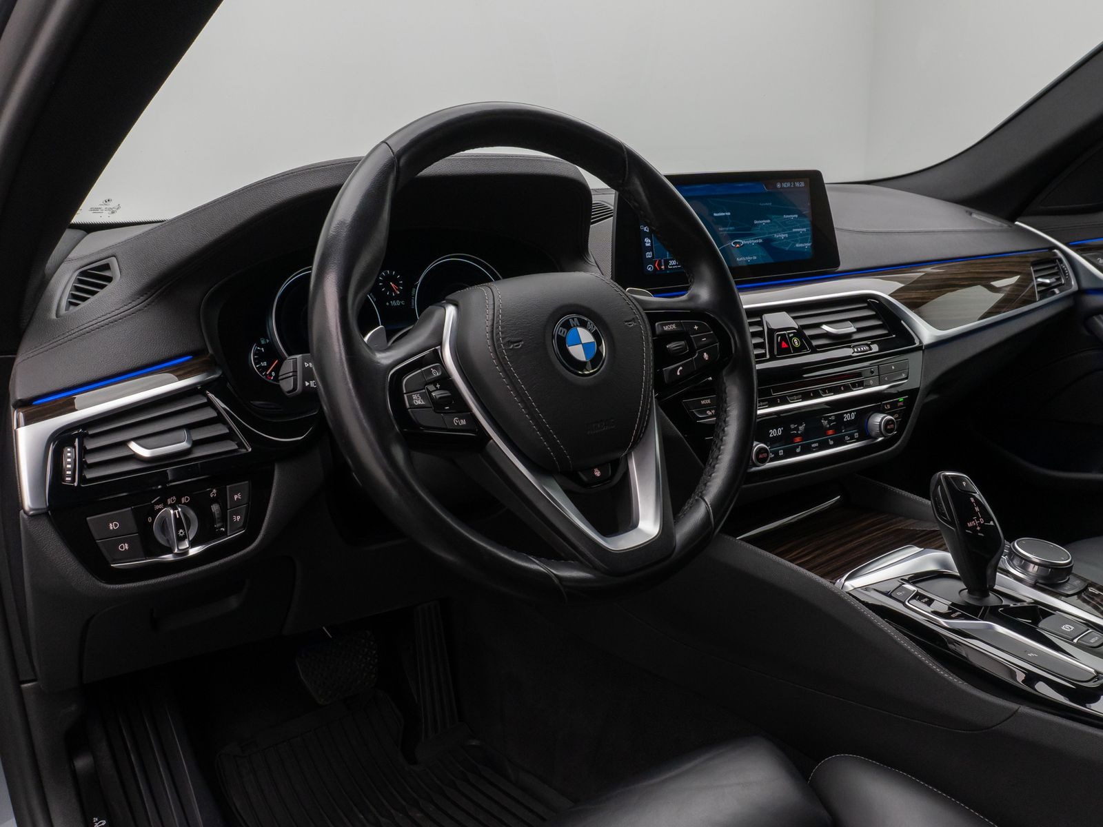 Fahrzeugabbildung BMW 540i xD Luxury Line Kamera HUD HiFi Komfort AHK