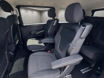 Mercedes V 250 - 12
