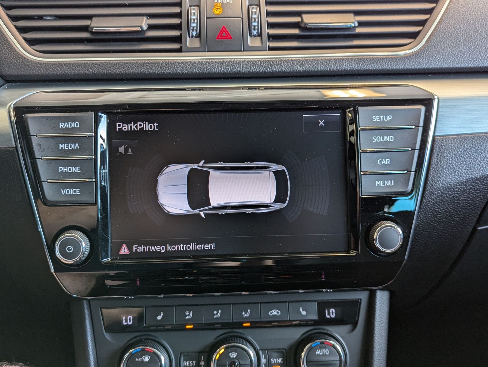 SKODA Superb 1.8 TSI Ambition Bi-Xen SHZ Tempomat AHK - Image 23