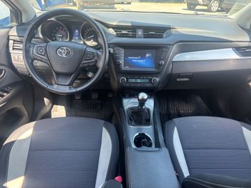 Toyota Avensis - 9