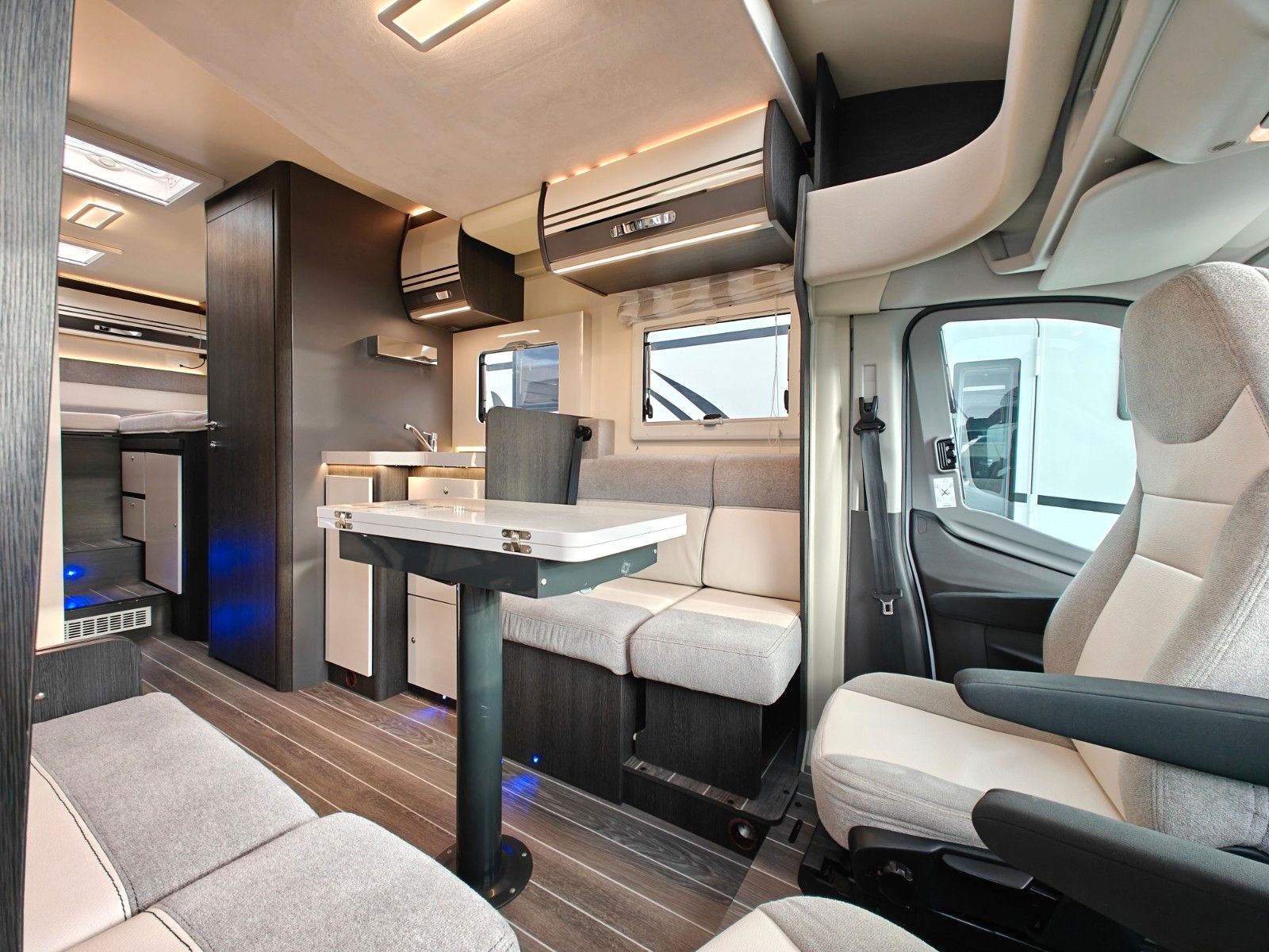 Fahrzeugabbildung Roller Team Kronos 287 TL - Face2Face, Hubbett, Einzelbetten