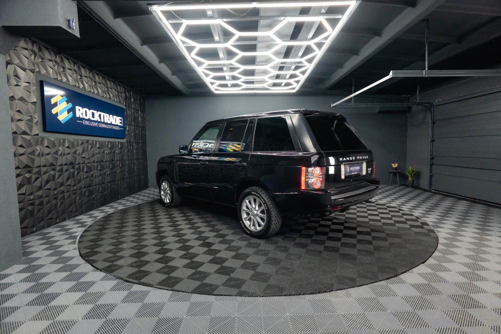 Fahrzeugabbildung Land Rover Range Rover V8 4.4 TD Vogue | Turbo + TÜV NEU