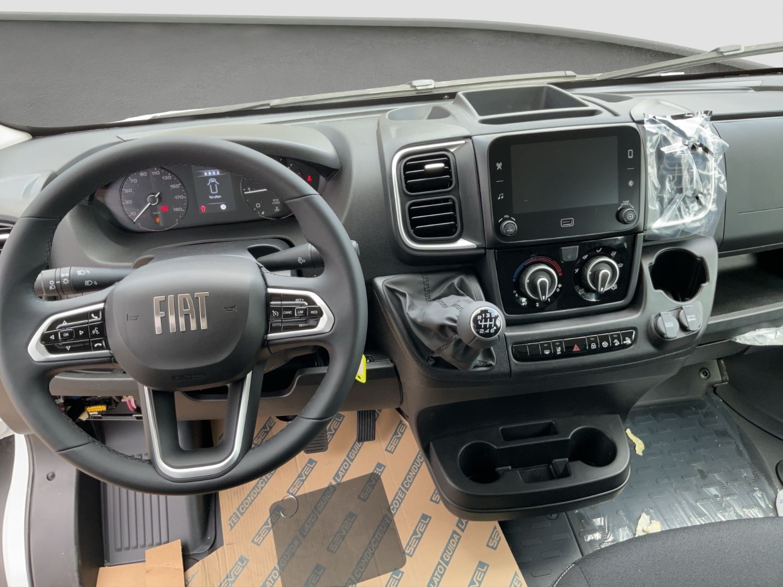 Fahrzeugabbildung Fiat Ducato Pritschenwagen Doppelkabine 140 MTL4