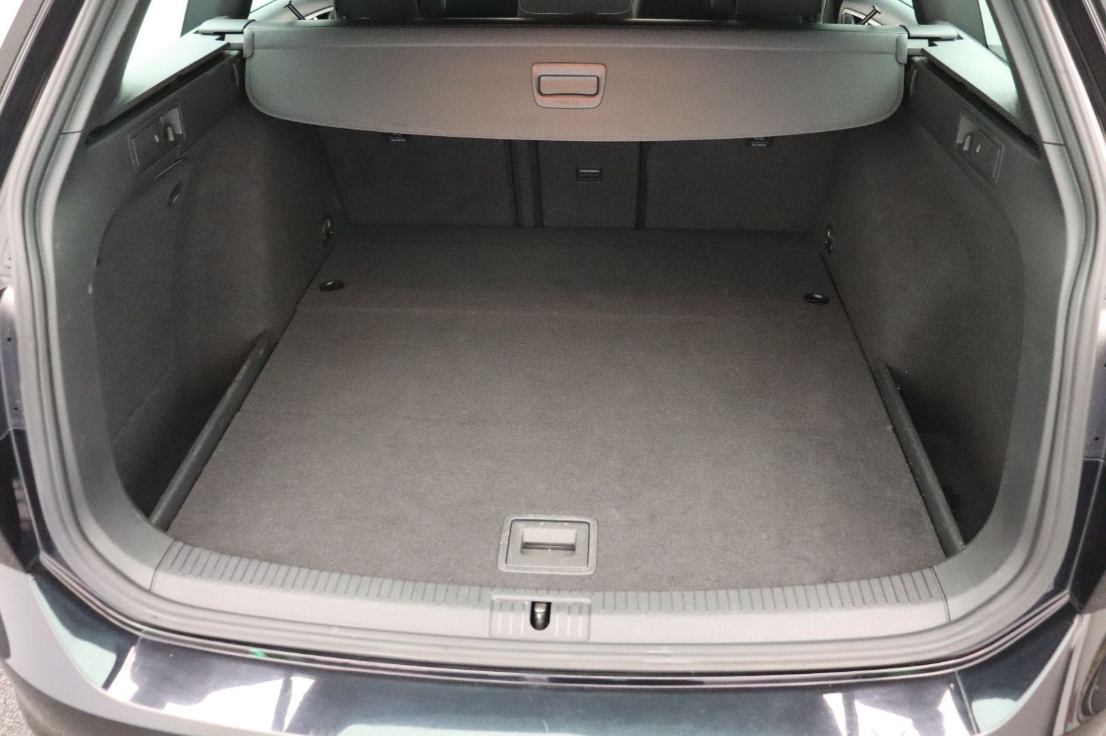 Fahrzeugabbildung Volkswagen Golf VII Variant 2.0 GTD  ACC Kamer Sport Xenon