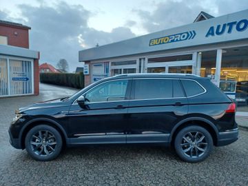 Fahrzeugabbildung Volkswagen Tiguan Allspace 1.5 DSG Navi/LED/ACC/Alu18"/7-S