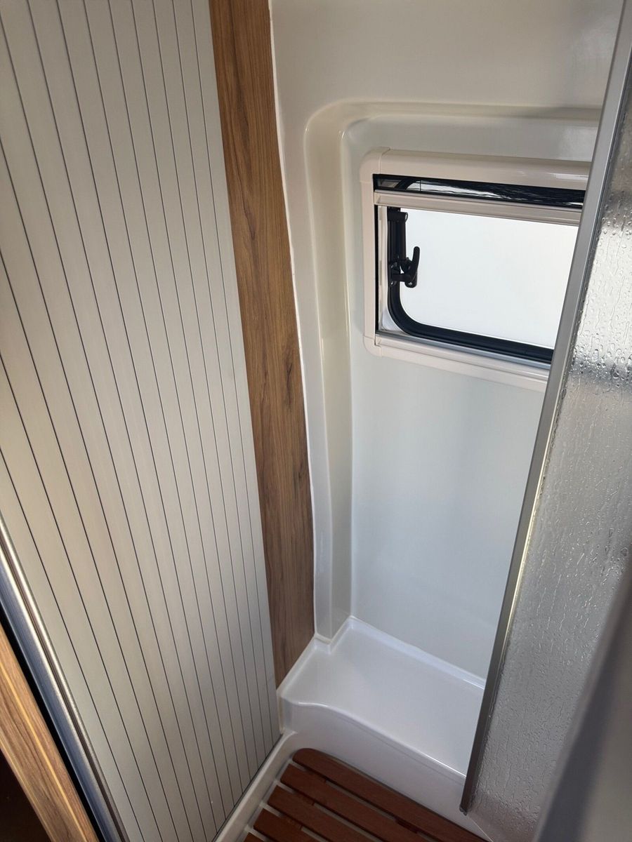 Fahrzeugabbildung Karmann Dexter 4x4 DE 570 AW Allrad 4x4, Rückfahrkamera