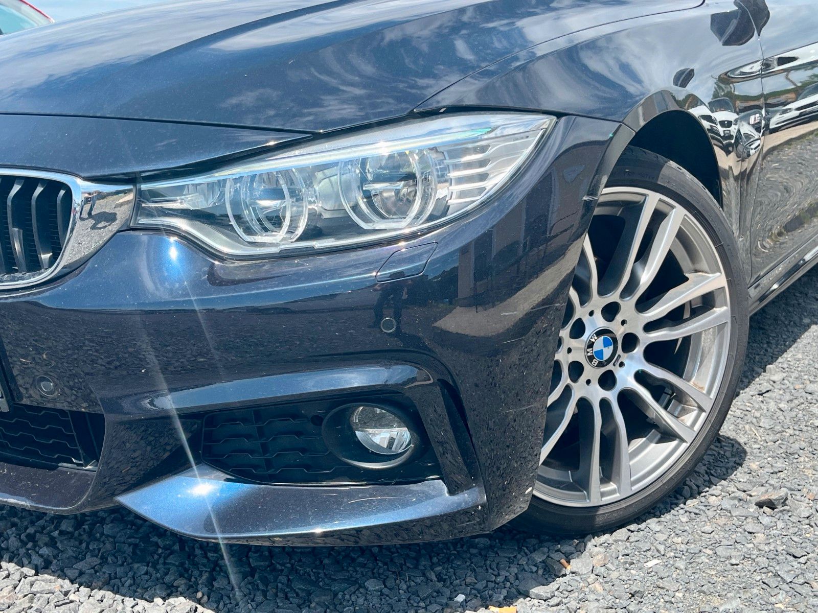 Fahrzeugabbildung BMW 420i Gran Coupé Sport-Aut. M SPORTPAKET Navi LED