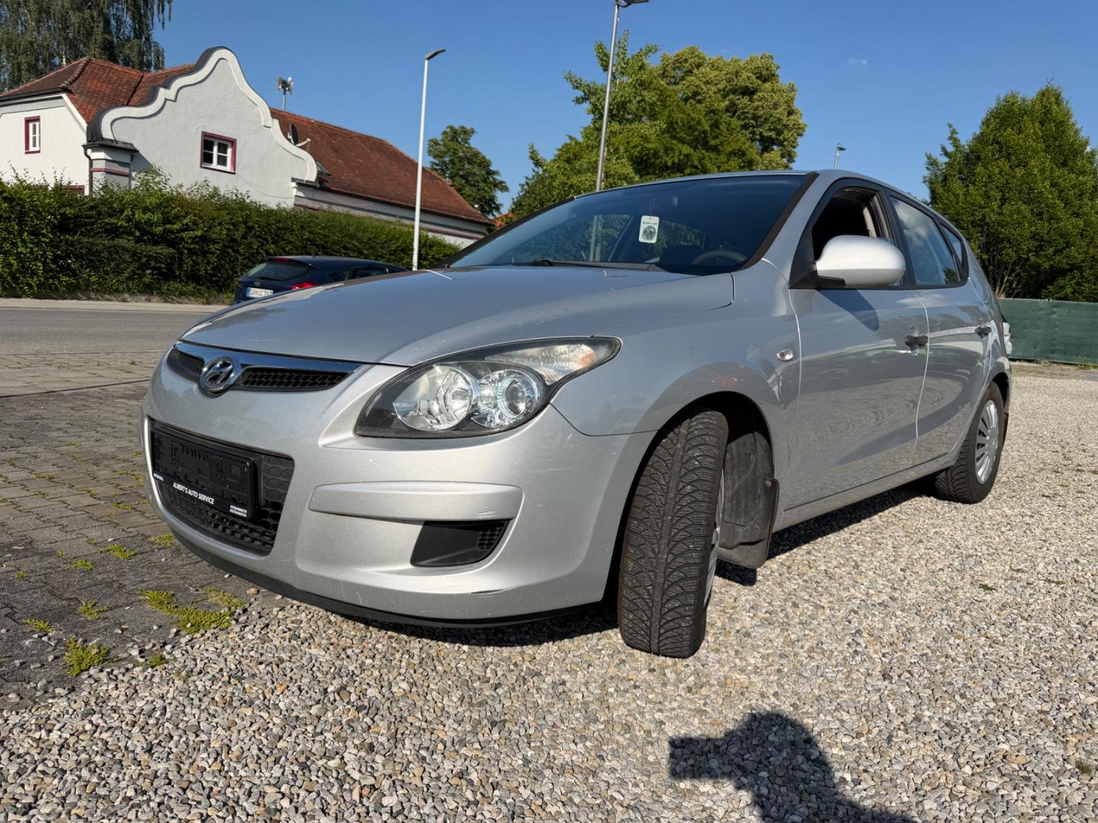 Hyundai i30 blue 1.4 Classic Klima -Tüv-06-28
