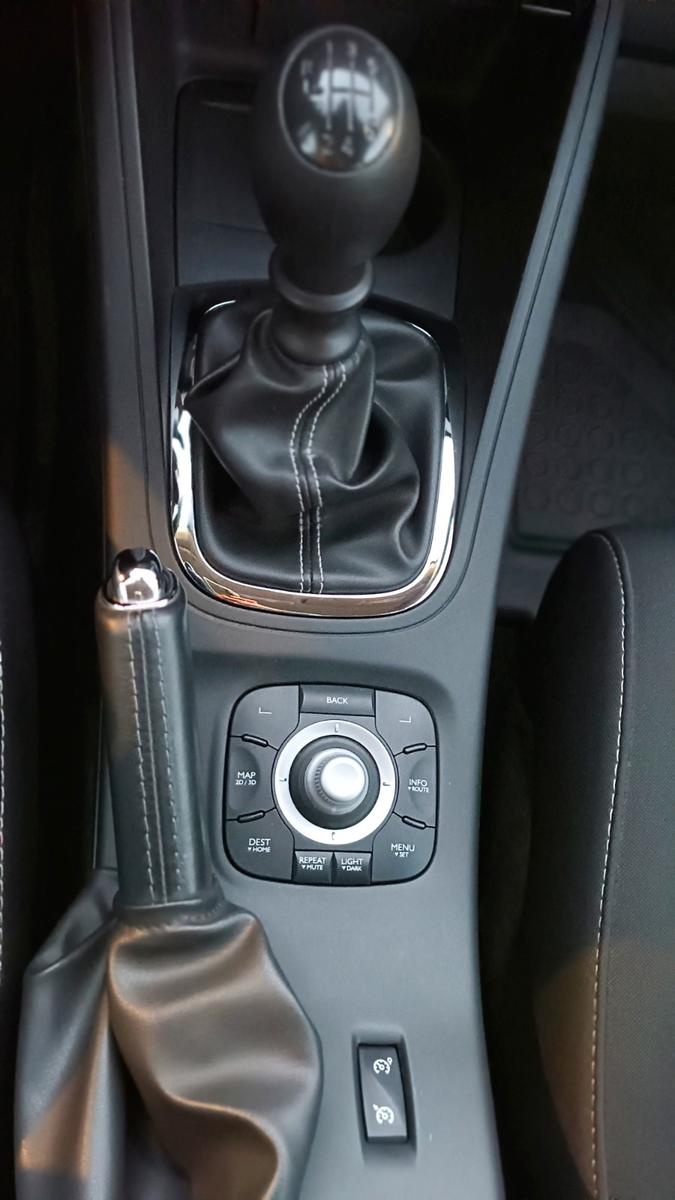 Renault Megane 2015 — фото 14