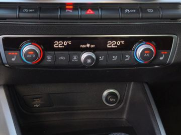 Audi Q2 35 TFSI sport*S-Tronic*LED*Alu*SHZ*PDC*