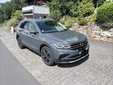 Volkswagen Tiguan 1.4 eHybrid OPF DSG Elegance Elegance