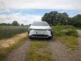 Toyota bZ4X FWD Vollausstattung, 8-fach bereift & mehr - weiße Toyota bZ4X