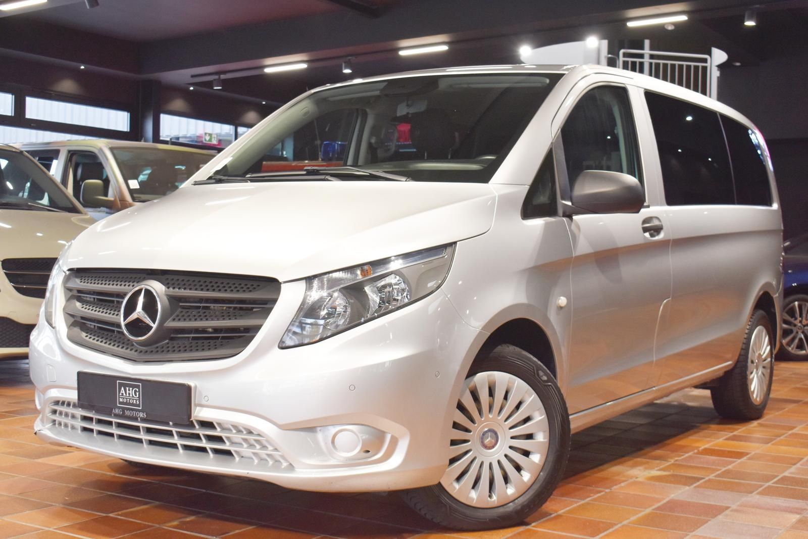 Mercedes-Benz Vito VITO TOURER 114 4MATIC KOMPAKT 9-SITZER 2x