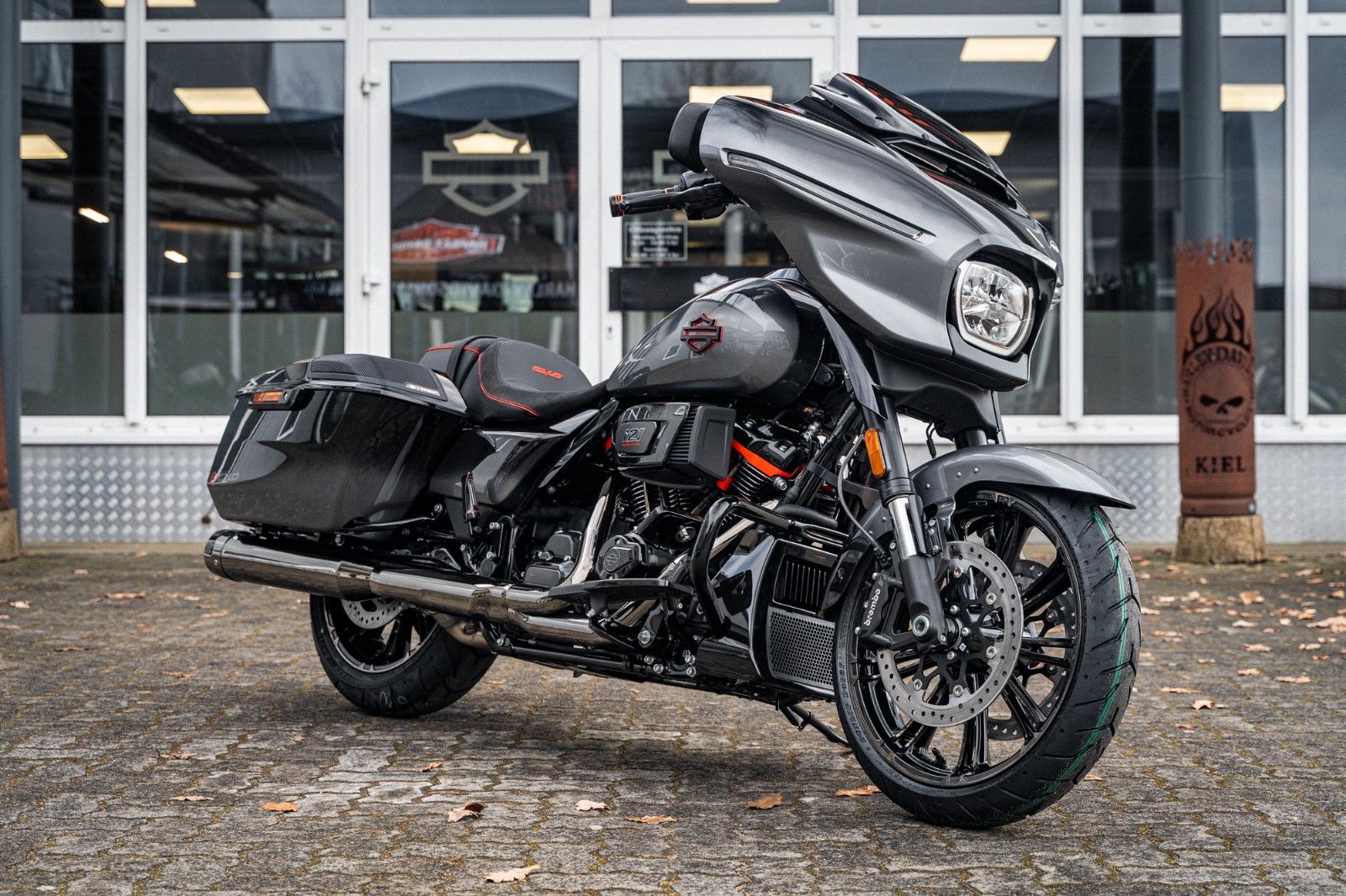 Fahrzeugabbildung Harley-Davidson CVO Street Glide  FLHXSE 121 CUI MY25 kurz. Ver.