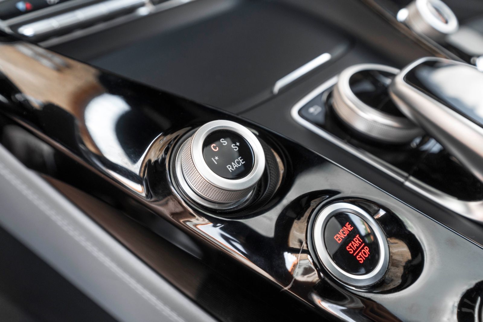 Fahrzeugabbildung Mercedes-Benz AMG GT C Coupe Edition 50 1/500 BUR ACC CERAMIK