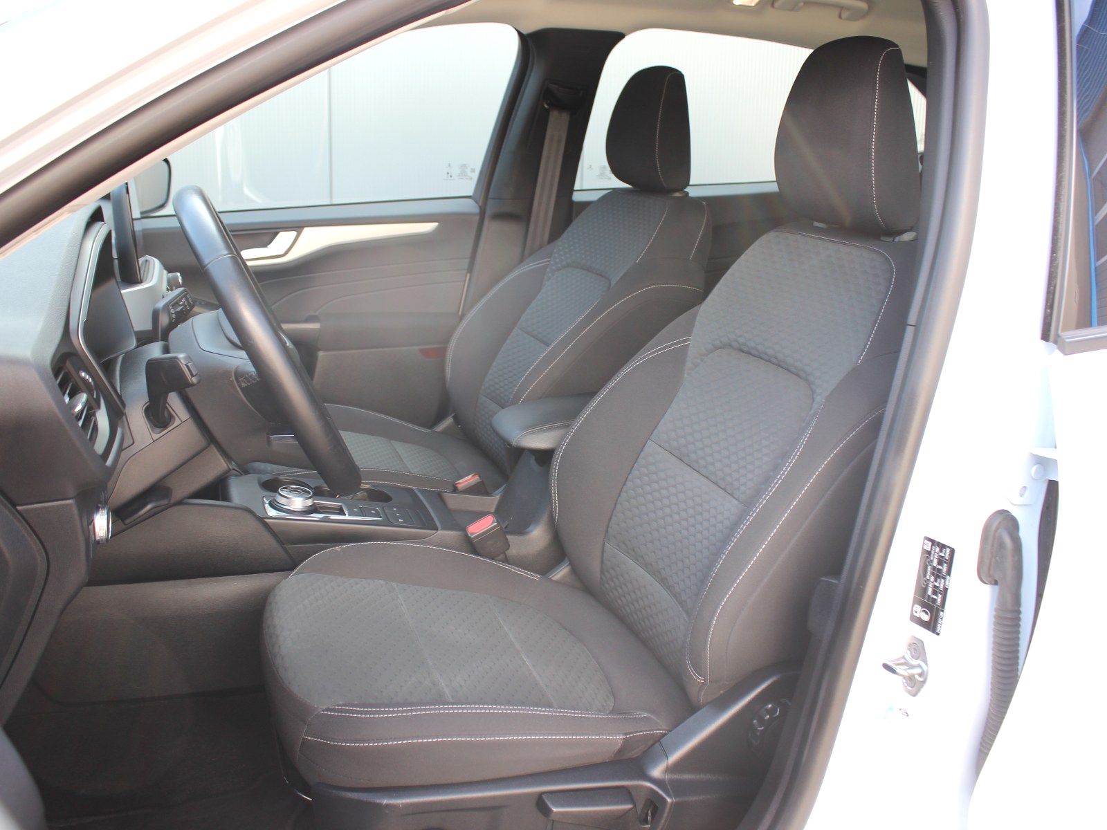 Fahrzeugabbildung Ford Kuga Plug-In Hybrid Cool & Connect 2,5 Duratec