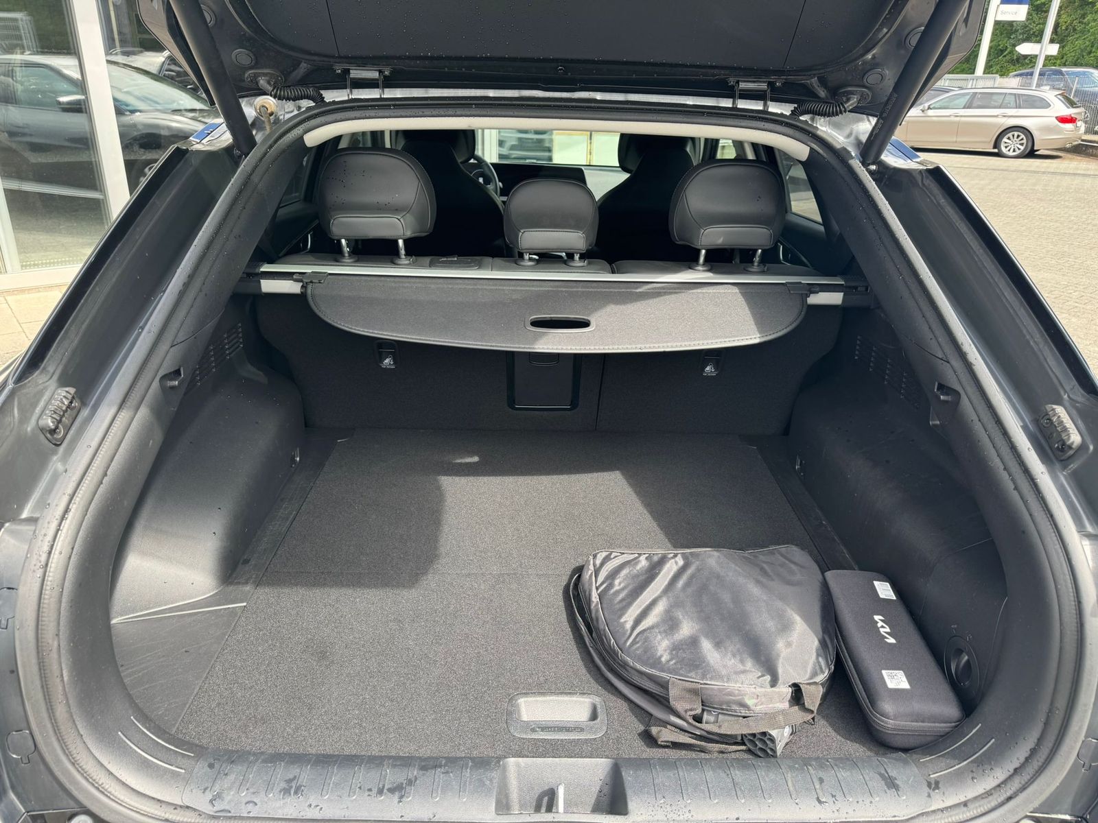 Fahrzeugabbildung Kia EV6 2WD NAVI+LED+SHZ+HEAD+KAMERA+DAB+ACC+19"+