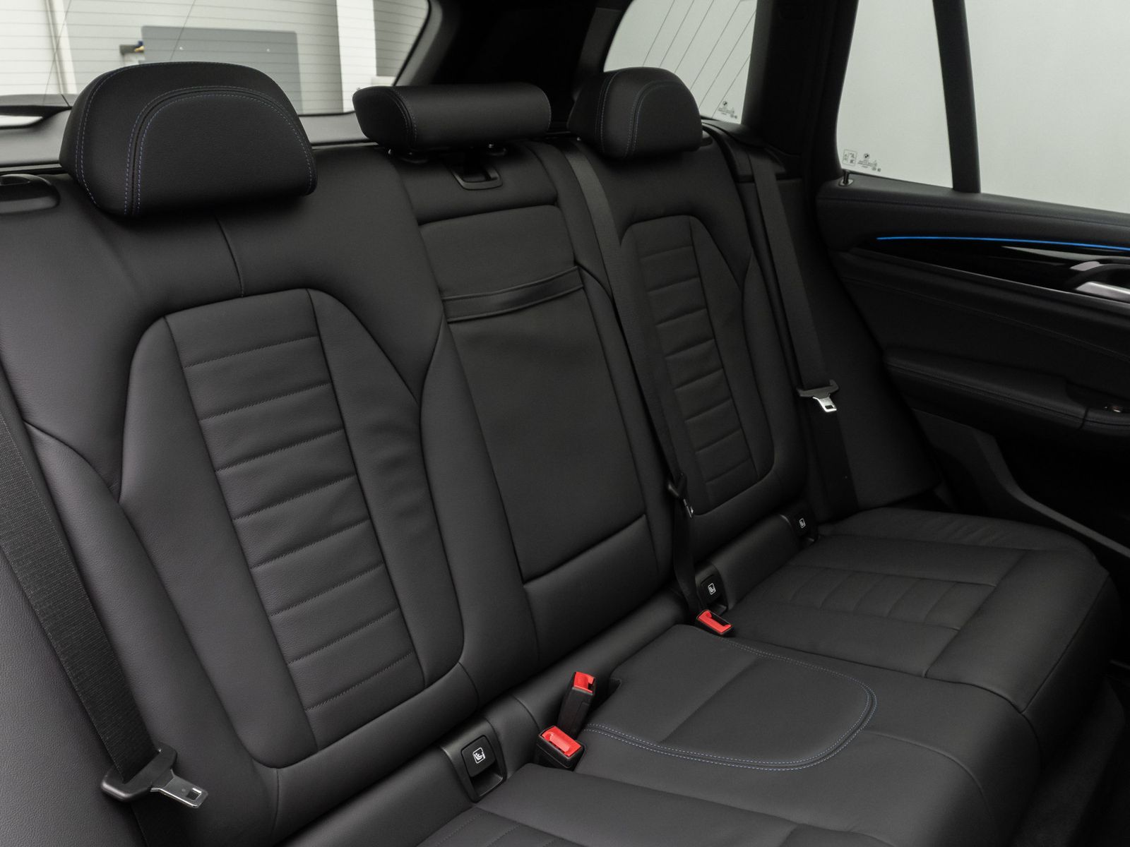 Fahrzeugabbildung BMW iX3 Impressive 360° HUD Alarm Sportsitz H/K ACC