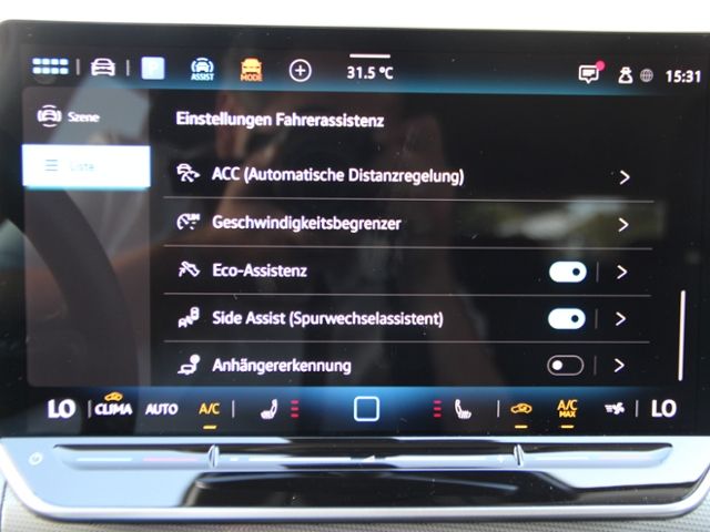 Volkswagen Golf VIII Variant 1.5 eTSI Style DSG Matrix LED