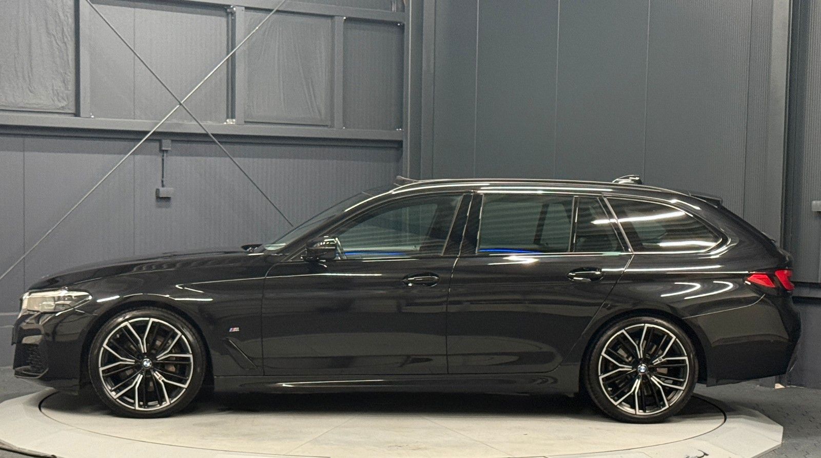 BMW 540d Touring xDrive M-Sport*20Zoll*PANORAMA*HUD*